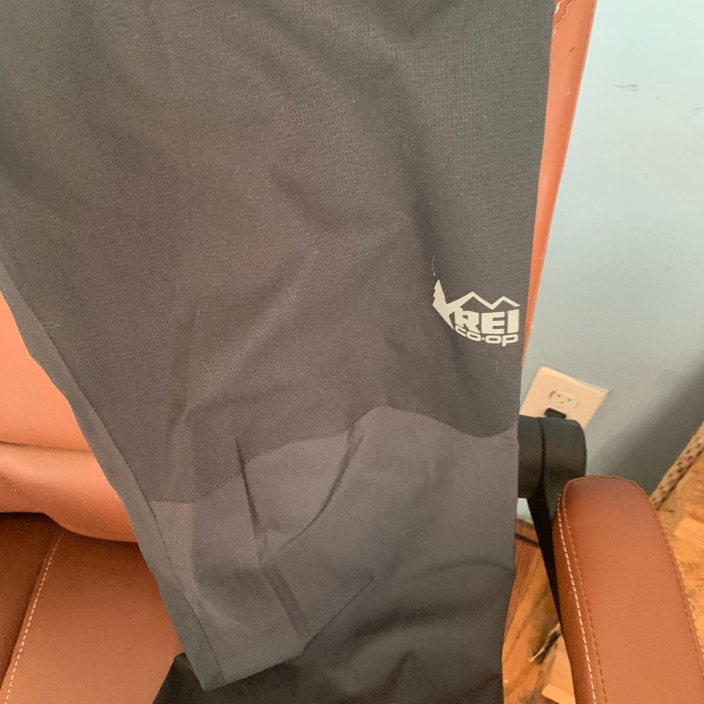 REI Peak 25L - Picture 2 of 4